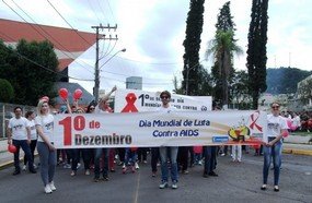 Dia Mundial de Luta Contra a AIDS é marcado por caminhada