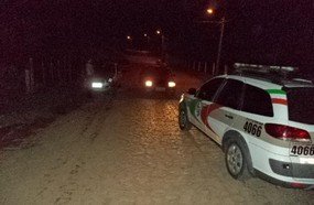 Trio é preso em flagrante na madrugada por furto de veículo