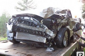 Motorista dorme ao volante e bate em rodado de caminhão na BR-282