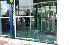 Elementos armados assaltam agência bancária em Erval Velho
