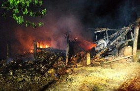 Incêndio destrói edificação agropecuária no interior de Jaborá