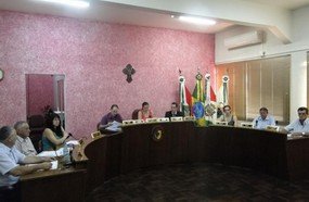 Licitação para compra de veículo de luxo para Tangará revolta vereador