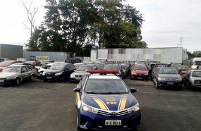 PRF promove leilão de 605 veículos apreendidos em SC