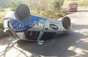 Capotamento deixa duas pessoas feridas na SC-135