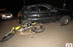 Motociclista vai parar debaixo de veículo após colisão em Herval
