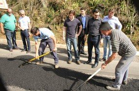 Prefeitura recupera trechos da Avenida Caetano Branco