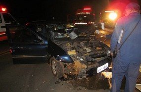 Assalto acaba em colisão e fuga na BR-470