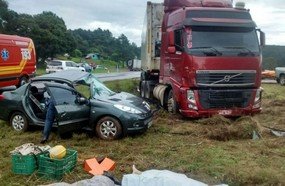 Casal de idosos morre ao ser atingido por uma carreta BR-282