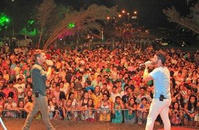 Noite do Hawaii movimenta o final de semana em Piratuba