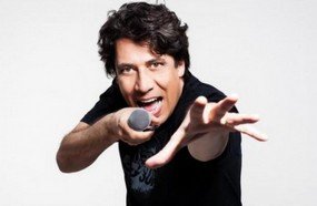 Ex-vocalista do Dazaranha se apresenta no Bola nesta sexta