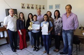 Vencedores da promoção “Recicla CDL na Escola” recebem prêmios