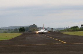 Fatma e Prefeitura firmam termo para ampliação do aeroporto