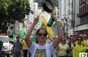 Protesto em Joaçaba reúne poucas pessoas