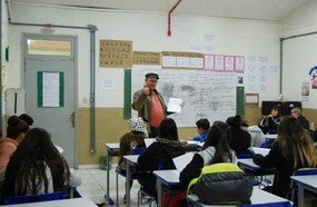 Unoesc desenvolve projeto de música e artes cênicas em escola