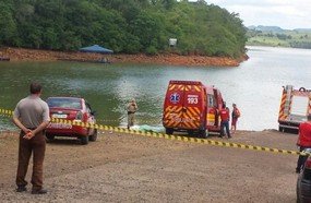 Duas pessoas morrem ao caírem com carro no lago de Itá