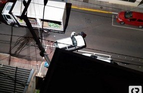 Carro colide em caminhão após entrar na contramão em Herval
