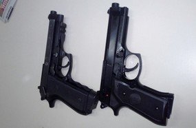 Jovem é detido em bar com imitação de arma na cintura