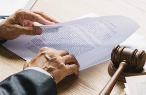 Garota de programa é condenada por extorquir homem casado