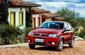 O carro mais barato em produção no Brasil ganha versão mais robusta