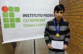 Aluno do IFC conquista medalha de ouro em Olimpíada de Física