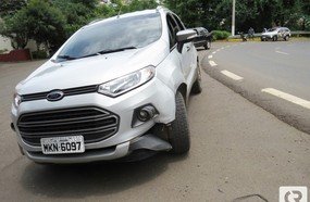 Acidente entre carro e moto no Acesso Adolfo Ziguelli