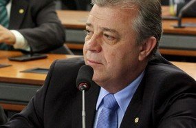 Disseminação deliberada do vírus HIV pode virar crime hediondo