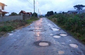 Intransitável: morador envia fotos para demonstrar situação de rua em Joaçaba