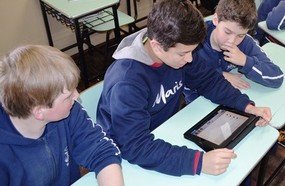 Colégio Frei Rogério disponibiliza tablets para uso em sala de aula