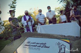 Monumento Frei Bruno recebe cinzas do escultor da estátua