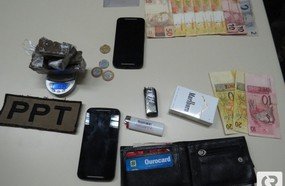 PPT flagra venda de drogas próximo à universidade