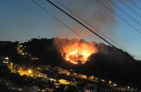 Incêndio em vegetação assusta moradores