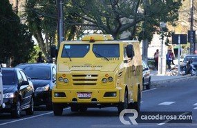 Carros fortes serão multados se estacionarem em fila dupla em Videira