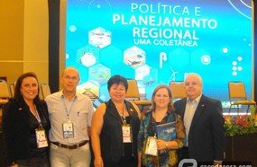 Professora de Joaçaba é coautora de coletânea nacional sobre planejamento regional