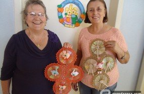 Programa de Atenção ao Idoso produz artesanato em comemoração a Páscoa