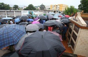Filhos fazem jantar de presente para mãe e ela morre de intoxicação alimentar
