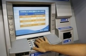 Nascidos em abril podem sacar a 3ª parcela do auxílio