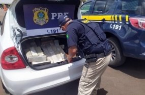 PRF apreende 127 kg de maconha em porta-malas de veículo 
