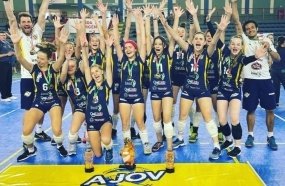 Equipe Sub-15 da AJOV é campeã Catarinense