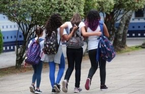 Lei vai garantir distribuição de absorventes para estudantes carentes