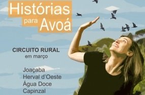 Contadora de histórias apresenta espetáculo em escolas rurais 
