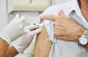 Saúde recomenda 2ª dose de reforço para idosos acima de 80 anos 