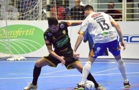 Joaçaba Futsal é superado pelo Praia Clube