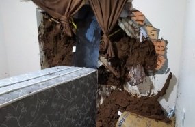 Casas são interditadas após deslizamento de terra no Morada do Sol