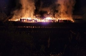 Incêndio em fábrica de lâminas de madeira causa prejuízo de R$ 700 mil