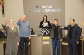 Quatro suplentes assumem vagas de vereadores em Joaçaba