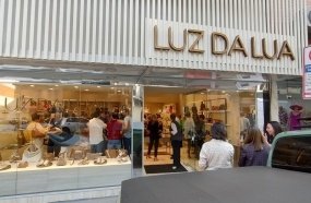 Inaugura em Joaçaba umas das principais marcas de bolsas, calçados e acessórios 