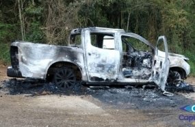 Caminhonete roubada em Campos Novos é encontrada incendiada 