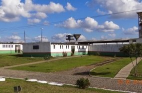Agente penitenciária é condenada por desviar dinheiro de presos