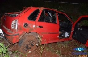 Capotamento deixa duas pessoas feridas na SC-390