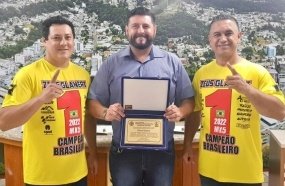 Câmara homenageia piloto hervalense campeão brasileiro de motocross 